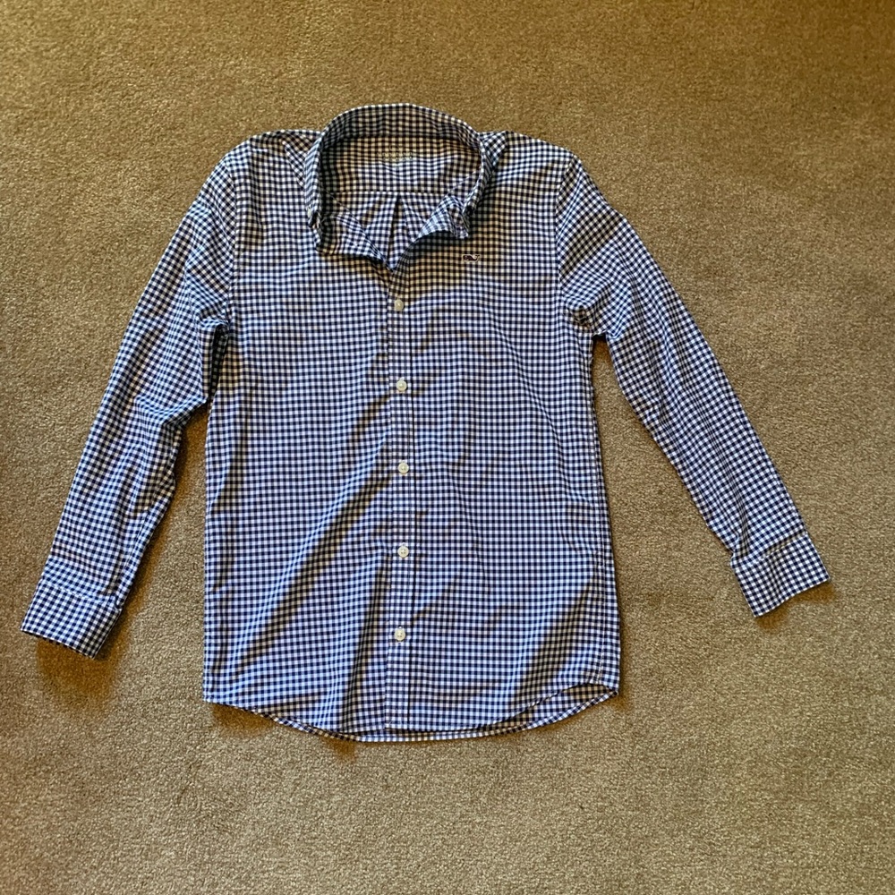 Blue Boys Vineyard Vine Button down shirt size m.